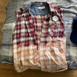 Sleeveless Backpacker ButtonUp